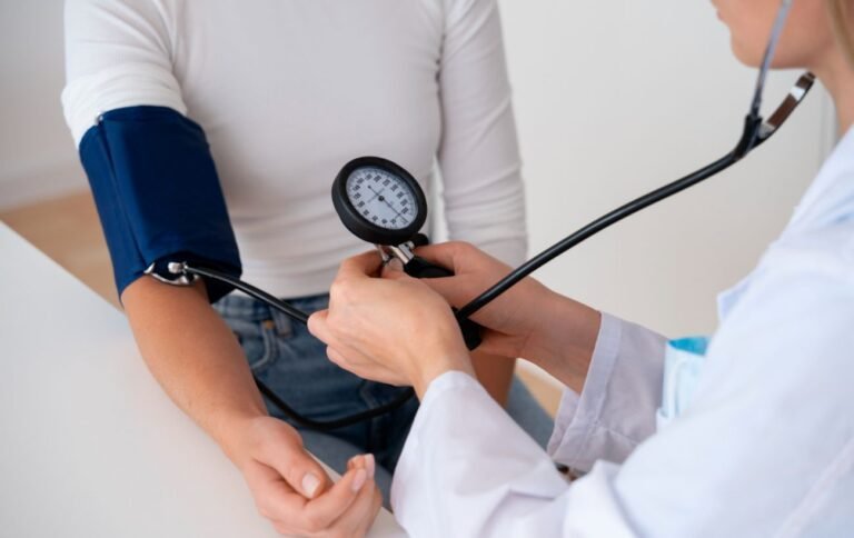 Difference Between High BP and Low BP and How to Control It